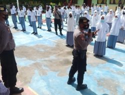 Percepat Vaksinasi, Kasat Samapta Polres Aceh Timur Sosialisasi di SMA Negeri 1 Darul Aman
