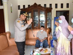 Bentuk Kepedulian, Kapolres Aceh Timur Jenguk Anggota Yang Sakit